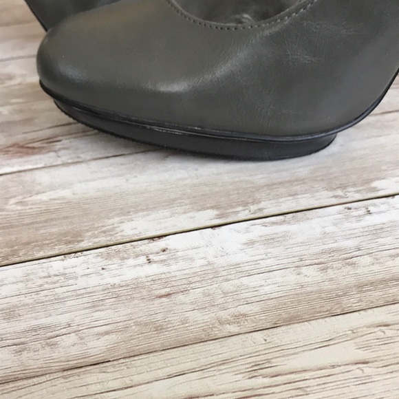 Madden Girl Gray Round Toe Heel Size 10 - Picture 6 of 8